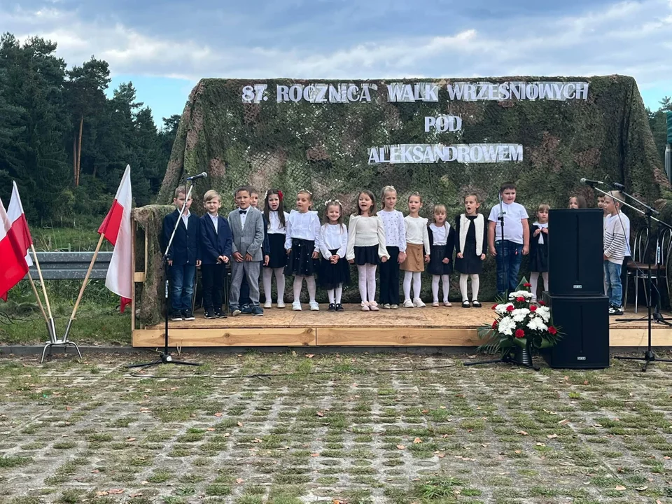 Tu historia wciąż żyje. Mieszkańcy oddali hołd bohaterom (foto) - Zdjęcie główne
